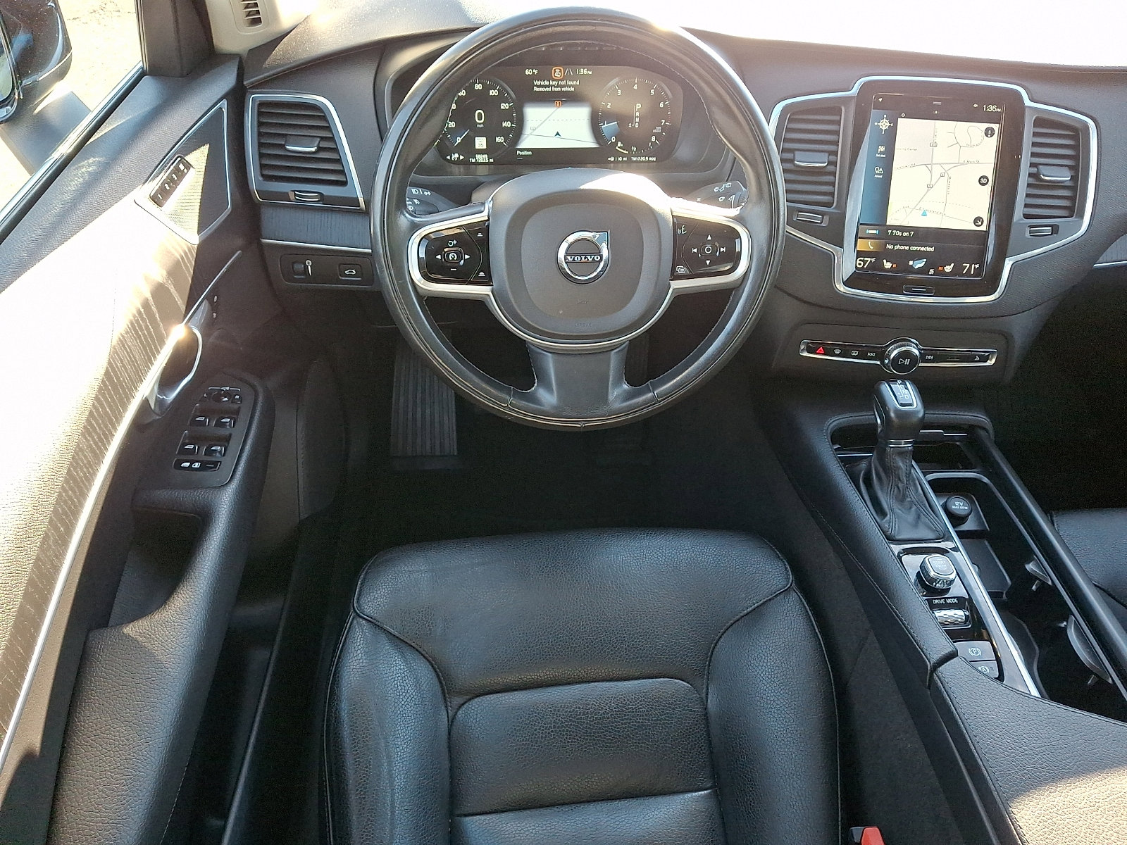 Used 2020 Volvo XC90 T6 Momentum w/ Protection Package Premier image 12