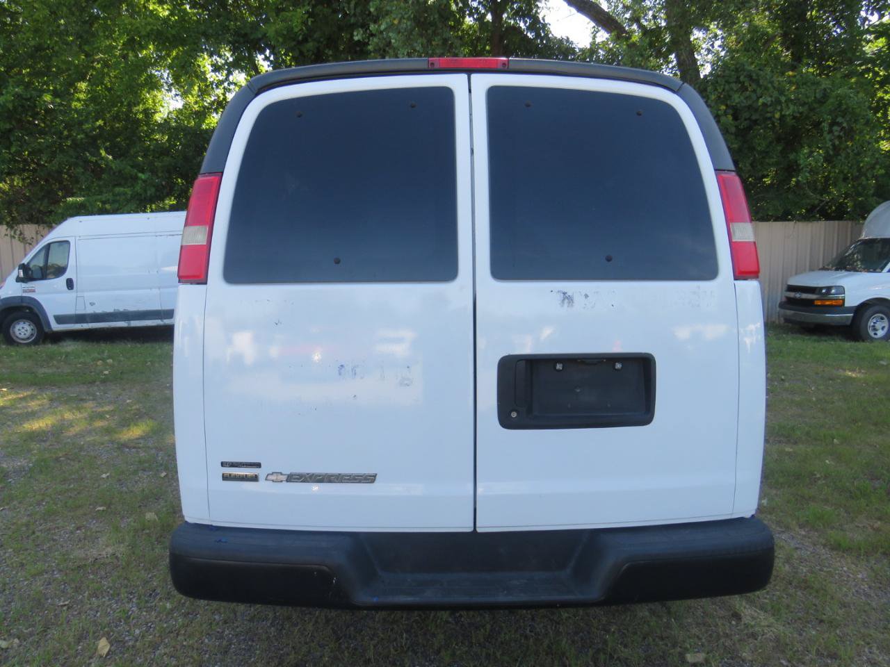 Used 2011 Chevrolet Express 3500 LS RWD image 6