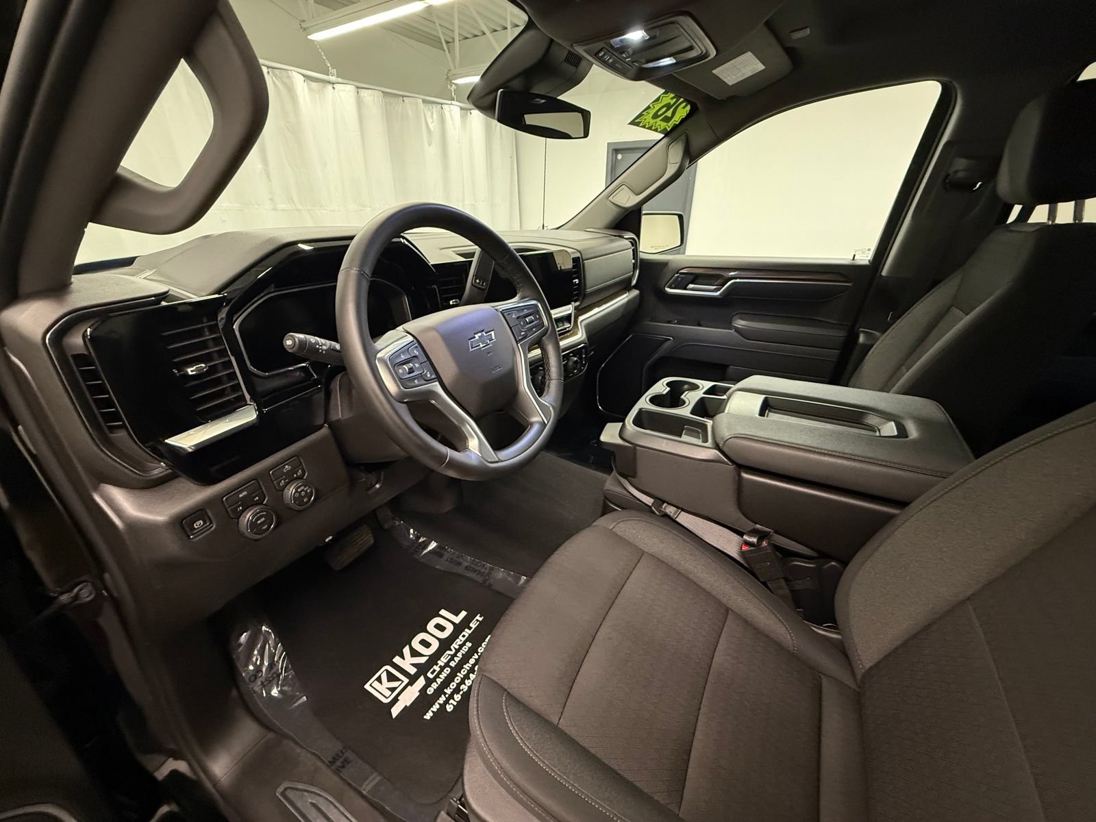 Used 2026 Chevrolet Silverado 1500 RST AWD/4WD image 11