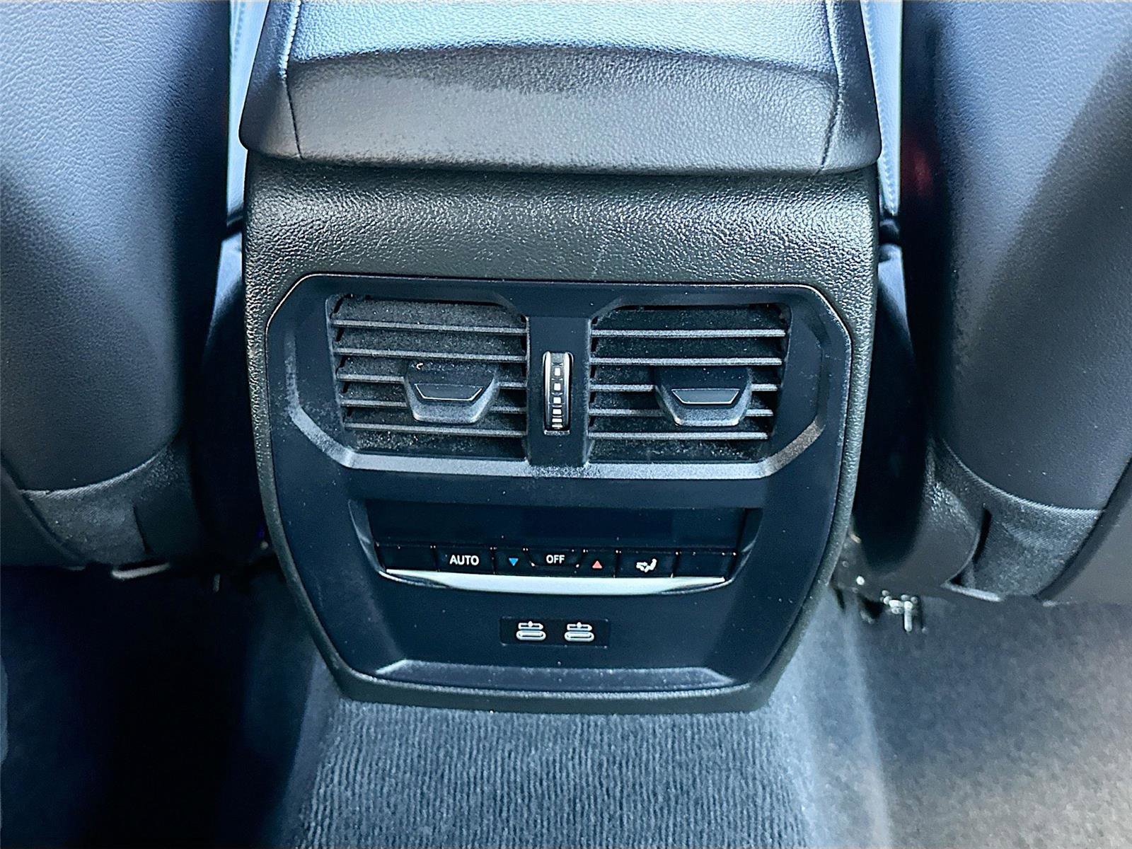 Used 2022 BMW 330i xDrive Sedan w/ Premium Package 2 image 26