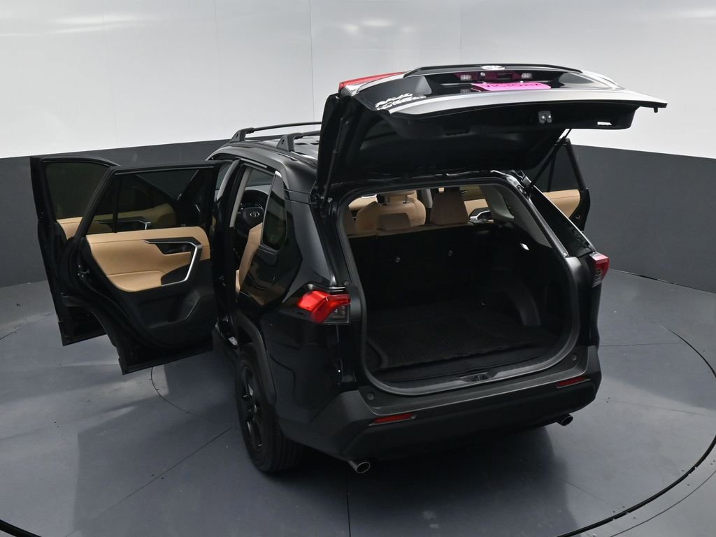 Used 2025 Toyota RAV4 LE image 22