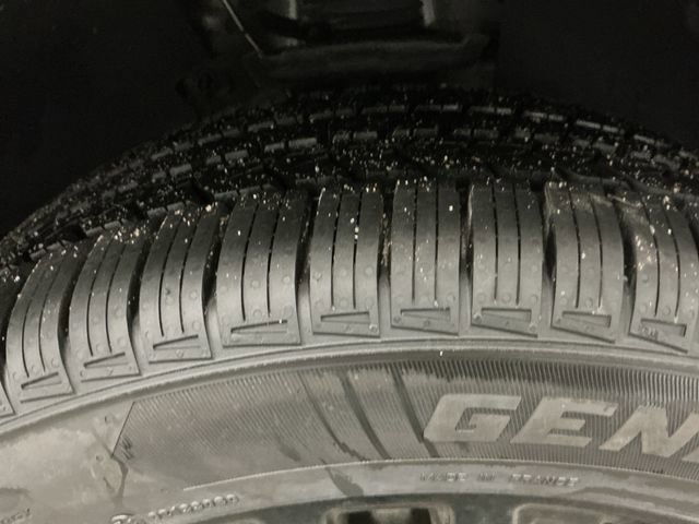 Used 2022 Volkswagen Tiguan SE R-Line image 27