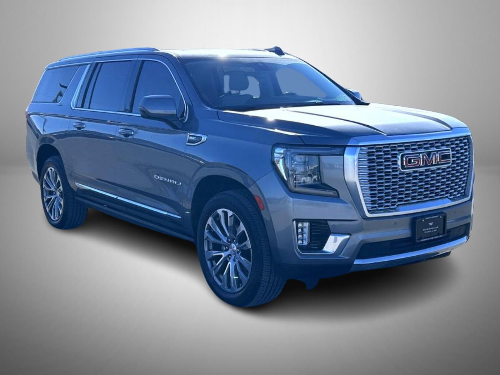 Certified 2022 GMC Yukon XL Denali w/ Denali Premium Package AWD/4WD image 3