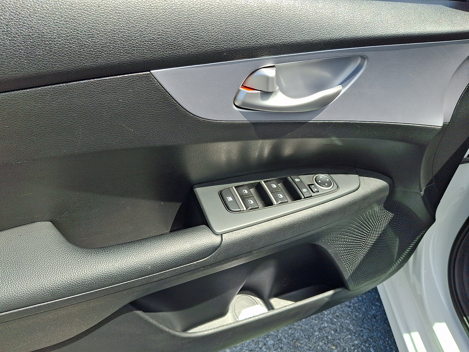 Used 2024 Kia Forte LXS FWD image 12