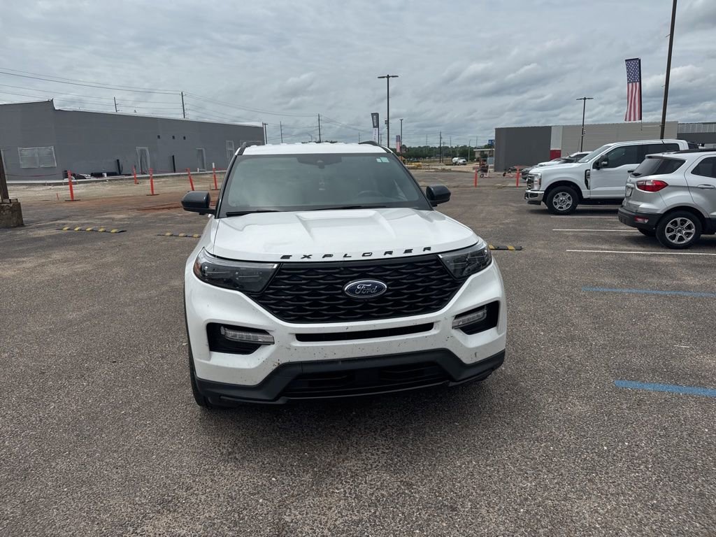Used 2023 Ford Explorer ST-Line w/ Class IV Trailer Tow Package RWD image 3