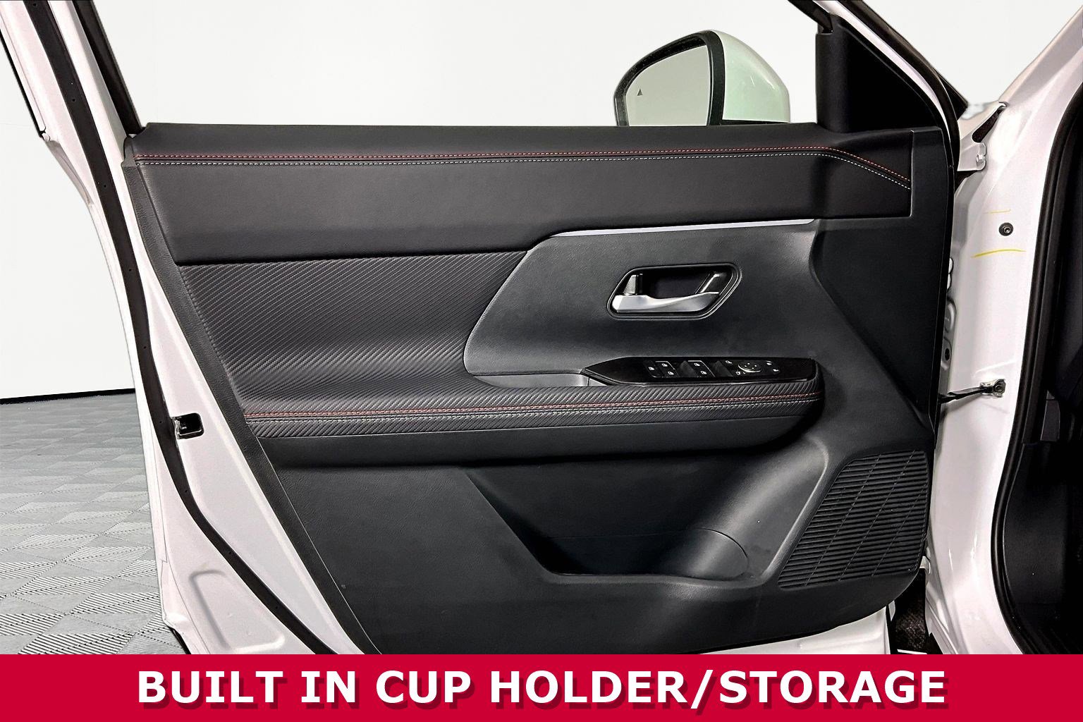 Used 2025 Nissan Kicks SR image 18