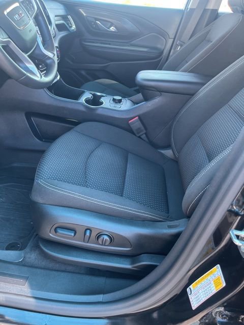 Used 2024 GMC Terrain SLE w/ Driver Convenience Package image 11