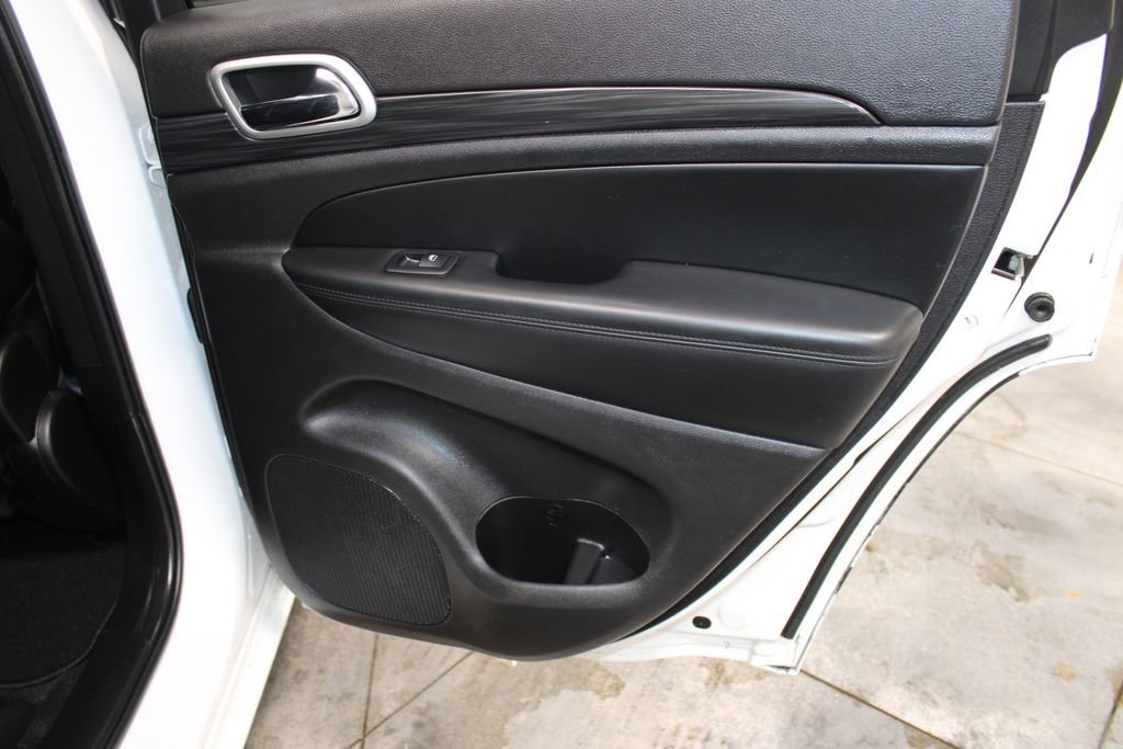 Used 2022 Jeep Grand Cherokee Laredo X image 27