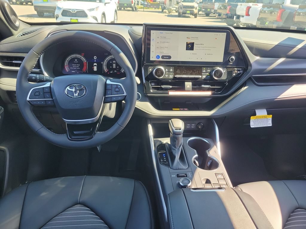 New 2026 Toyota Highlander XSE AWD/4WD image 10