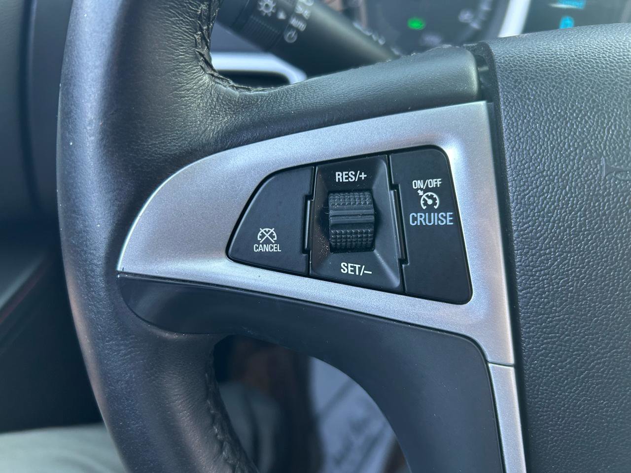 Used 2015 Chevrolet Equinox LT w/ Driver Convenience Package image 18