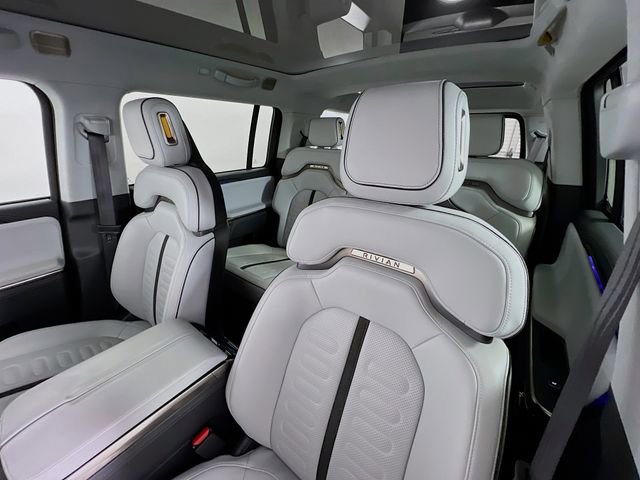 Used 2023 Rivian R1S Adventure image 22
