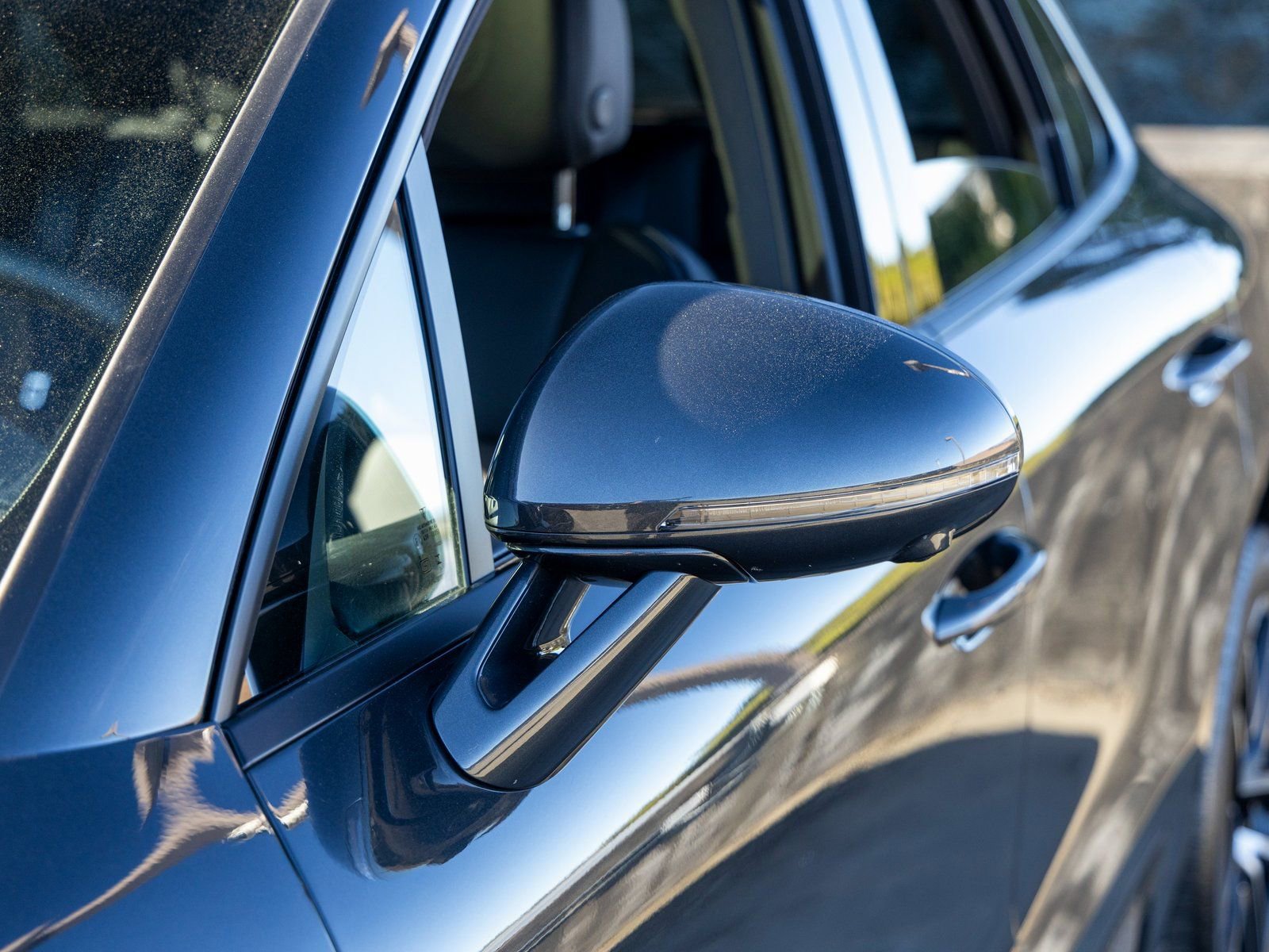 Certified 2025 Porsche Macan image 14