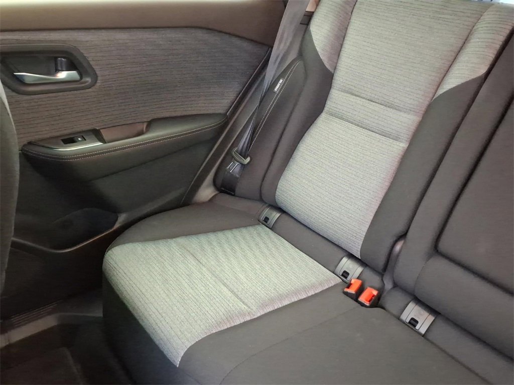 Used 2023 Nissan Rogue SV image 16