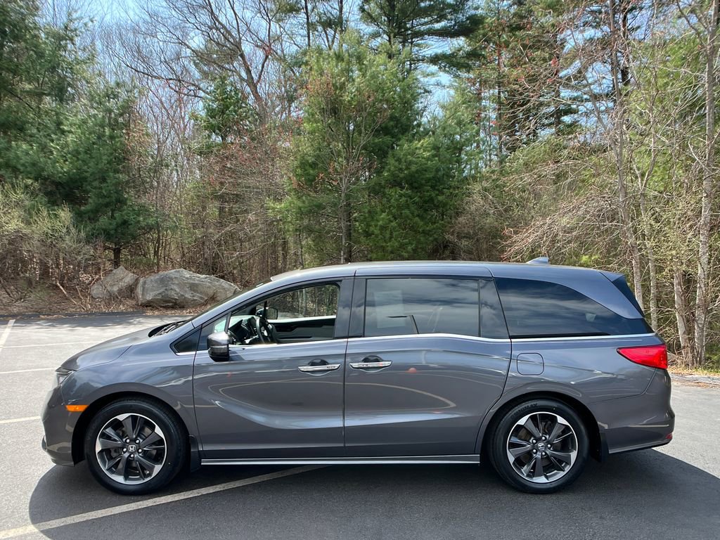 Used 2022 Honda Odyssey Elite image 2