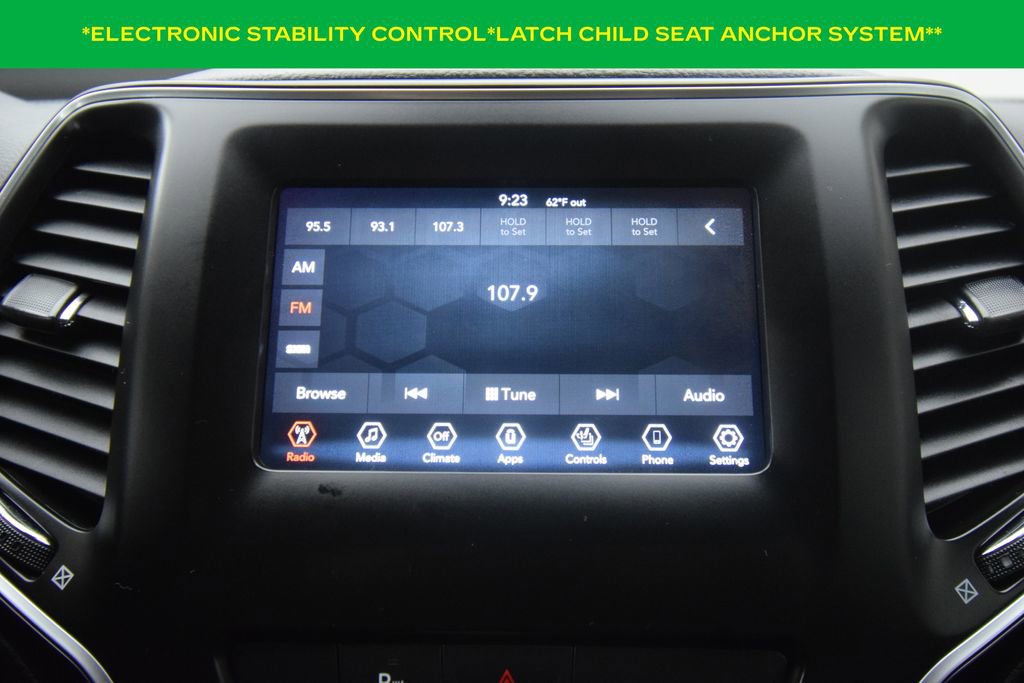 Used 2019 Jeep Cherokee Latitude Plus w/ Comfort/Convenience Group image 12