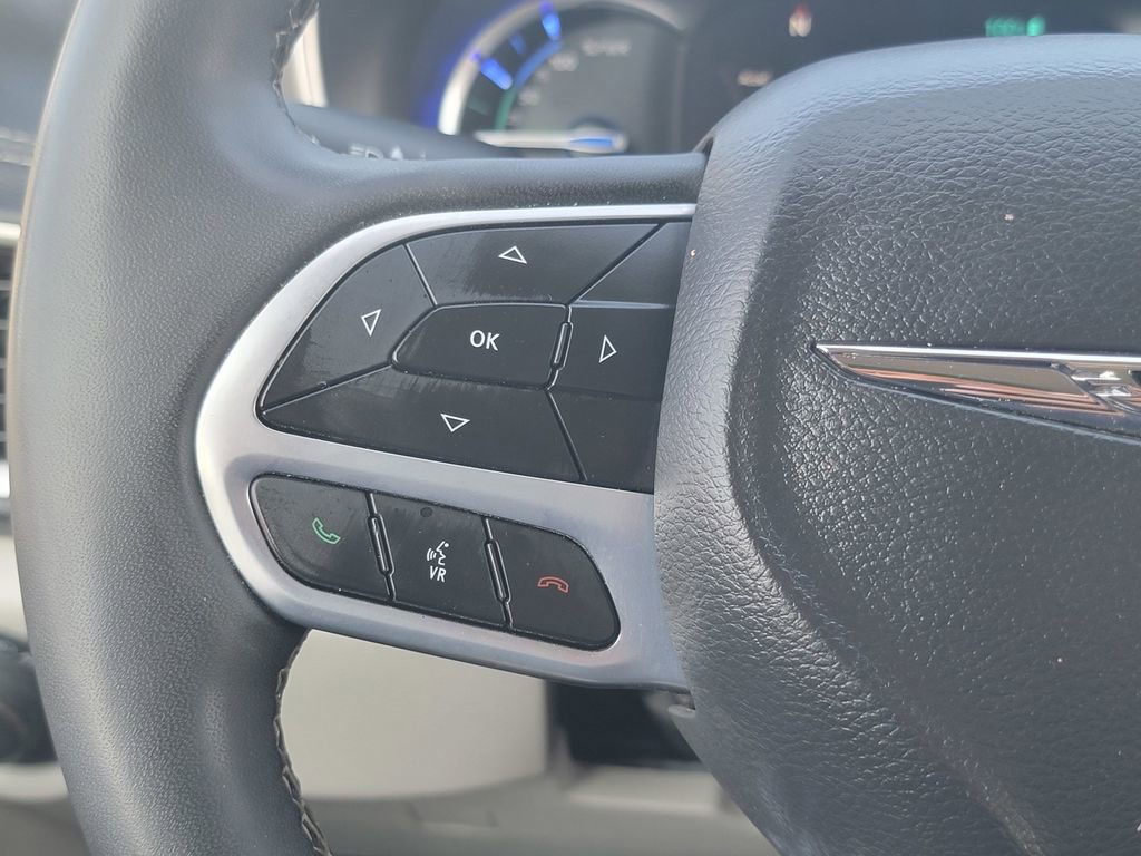 Certified 2023 Chrysler Pacifica Touring-L image 34