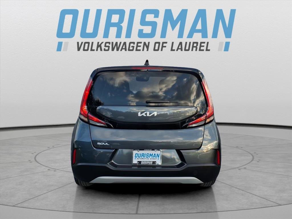 Used 2023 Kia Soul LX image 3