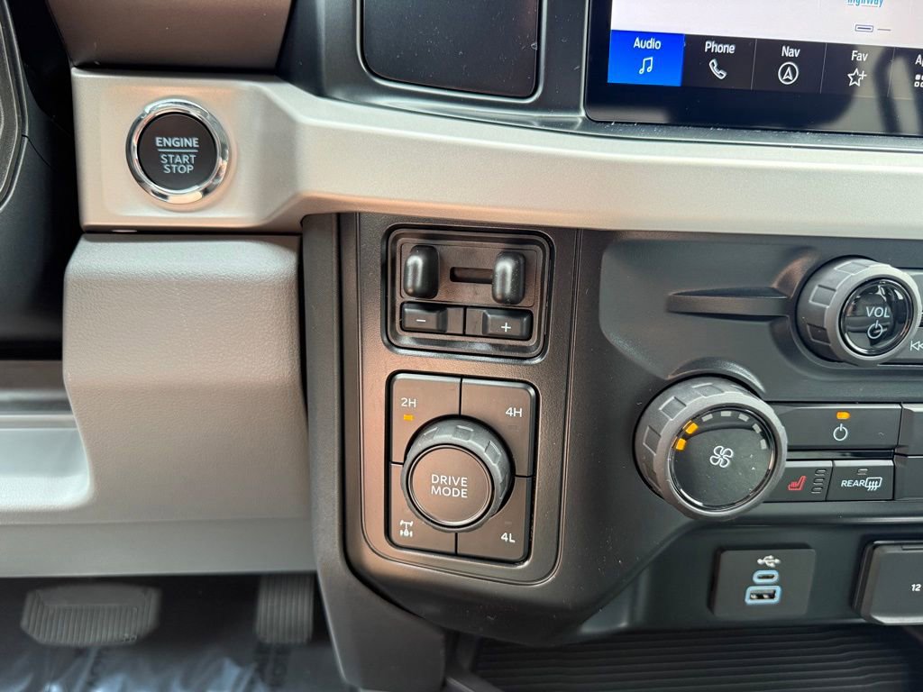 New 2026 Ford F250 XLT w/ XLT Premium Package image 26
