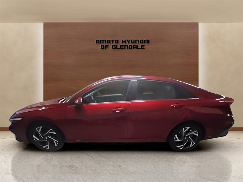 Certified 2024 Hyundai Elantra Limited image 3