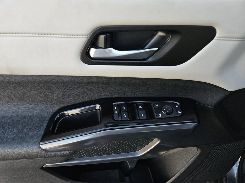 Certified 2022 Nissan Pathfinder SL w/ SL Premium Package image 19