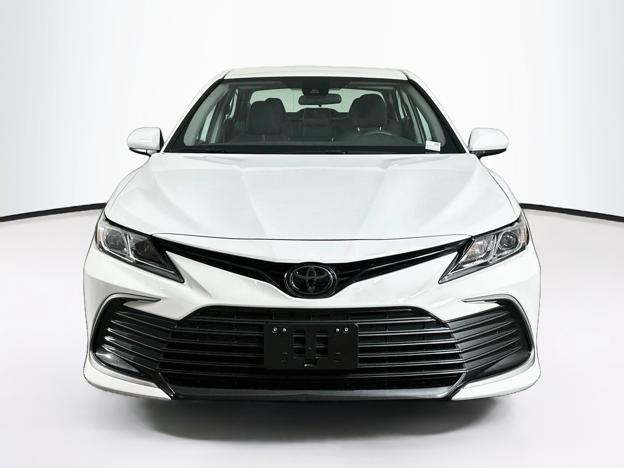 Used 2023 Toyota Camry LE FWD image 2