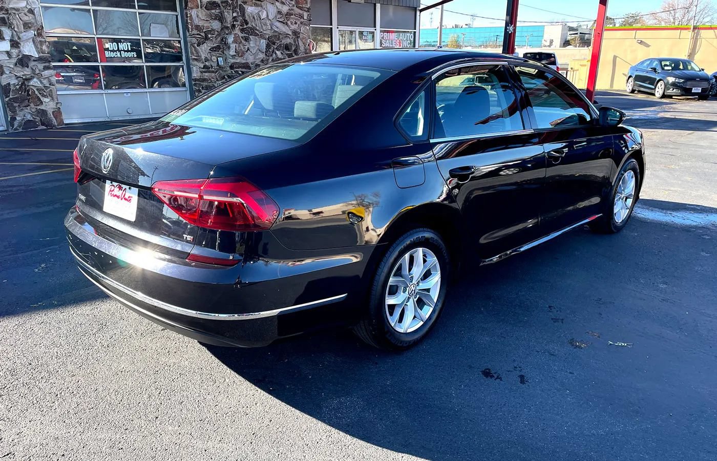 Used 2018 Volkswagen Passat 2.0T S FWD image 6