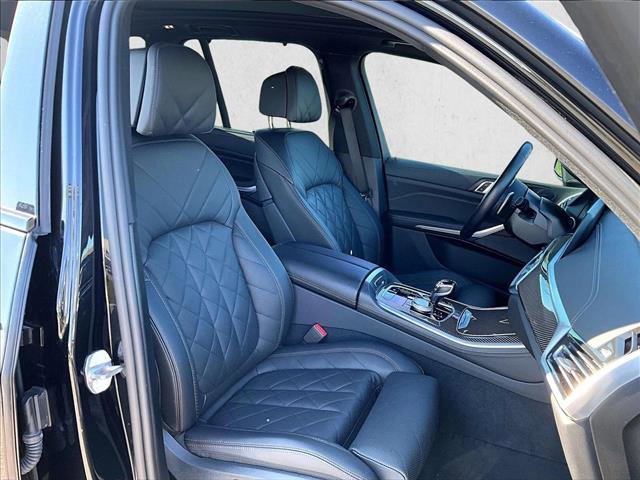 Used 2023 BMW X5 M50i w/ Executive Package image 9