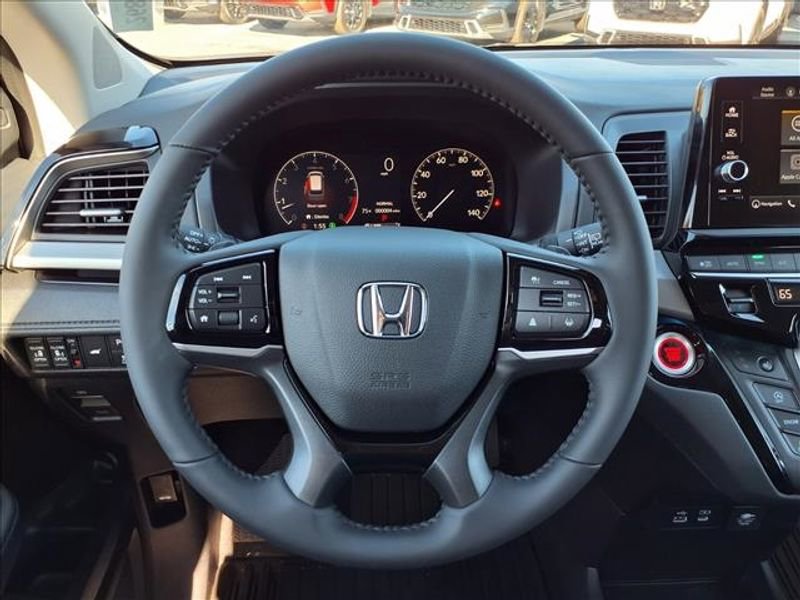 New 2026 Honda Odyssey Touring image 15