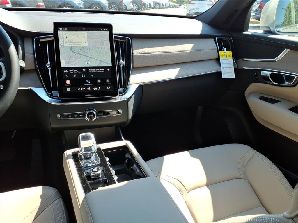 New 2026 Volvo XC90 B5 Plus w/ Protection Package Premier AWD/4WD image 13