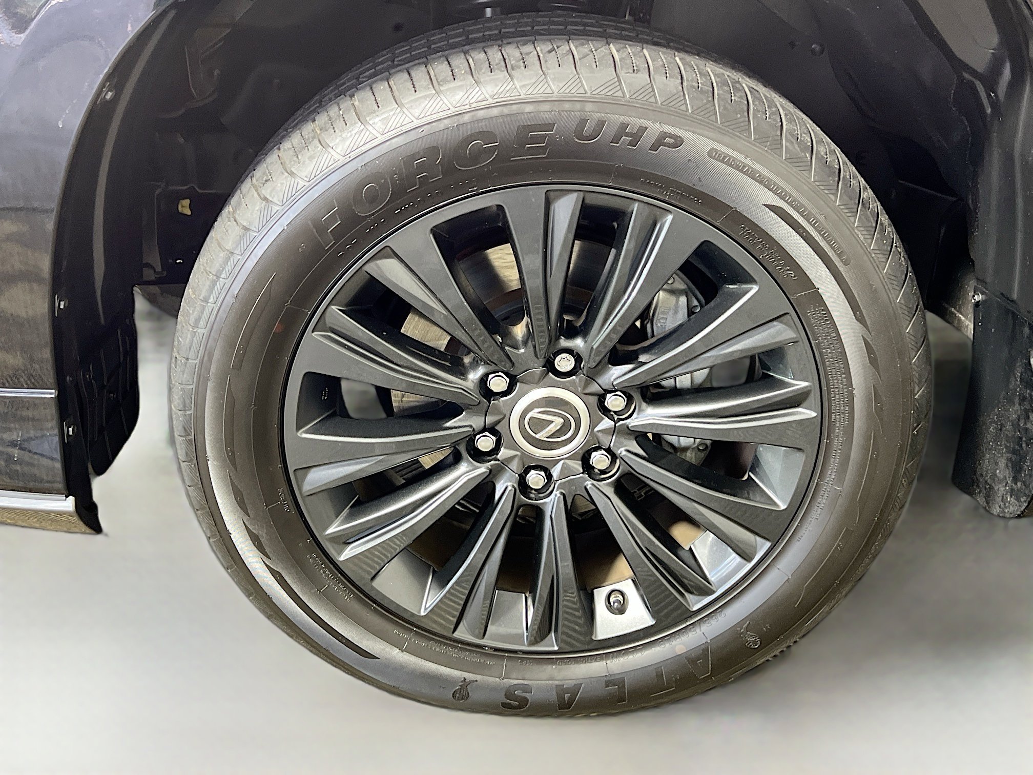 Used 2023 Lexus GX 460 Premium w/ Accessory Package image 14