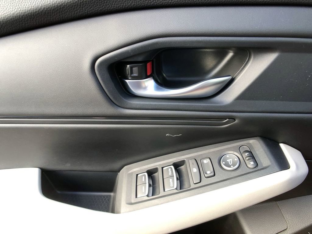 Used 2025 Honda Accord SE image 13