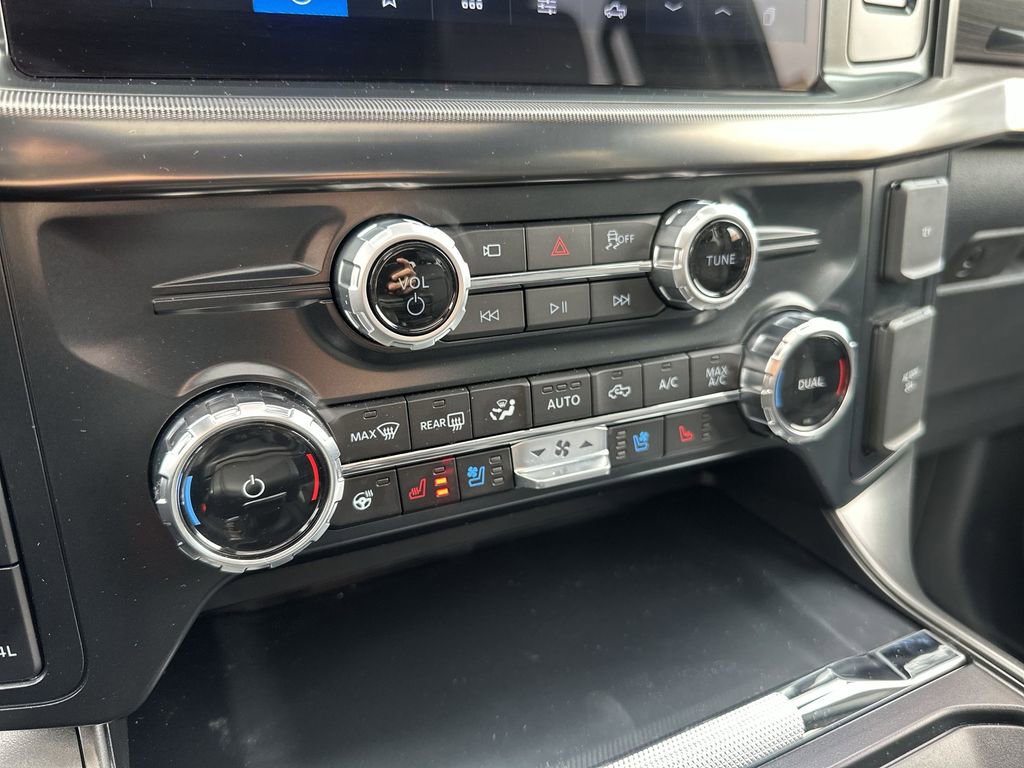 Used 2025 Ford F150 Lariat w/ Equipment Group 501A Mid image 19