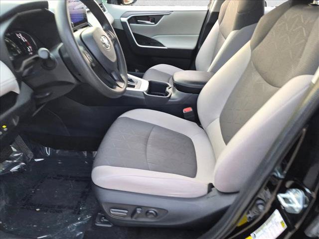 Used 2025 Toyota RAV4 XLE FWD image 14