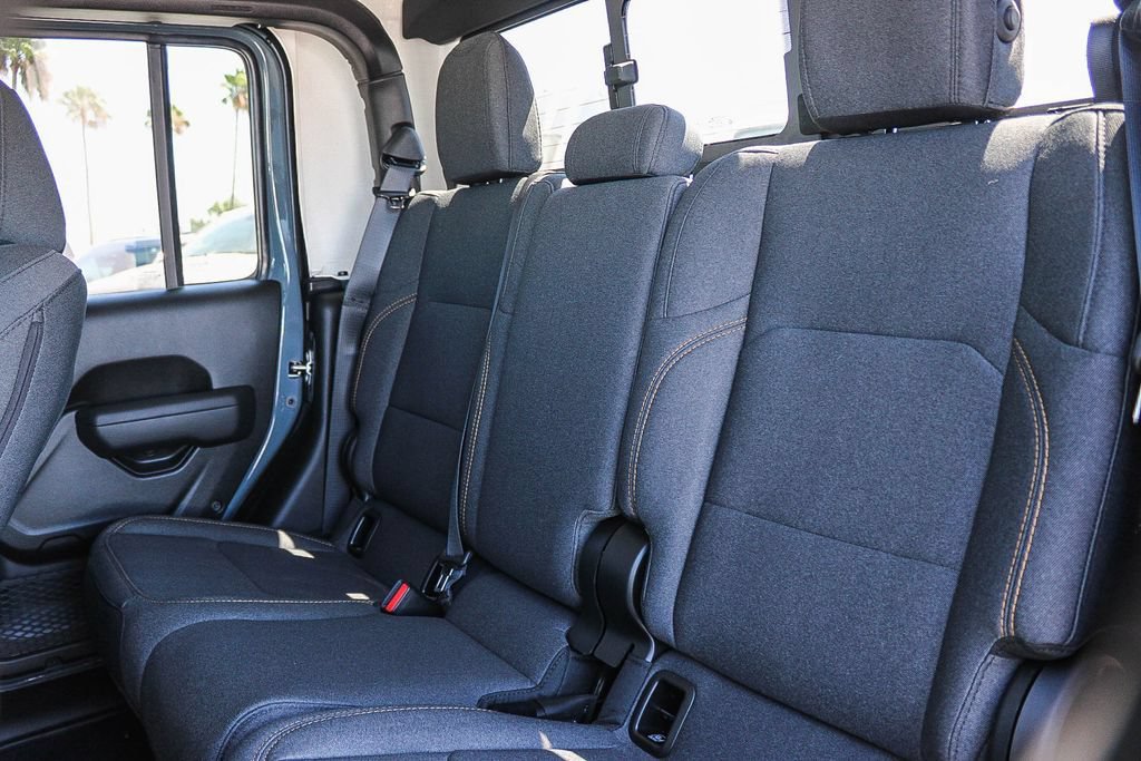 New 2026 Jeep Gladiator Sport AWD/4WD image 19