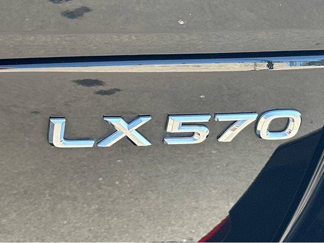 Used 2021 Lexus LX 570 4WD w/ Luxury Package image 23