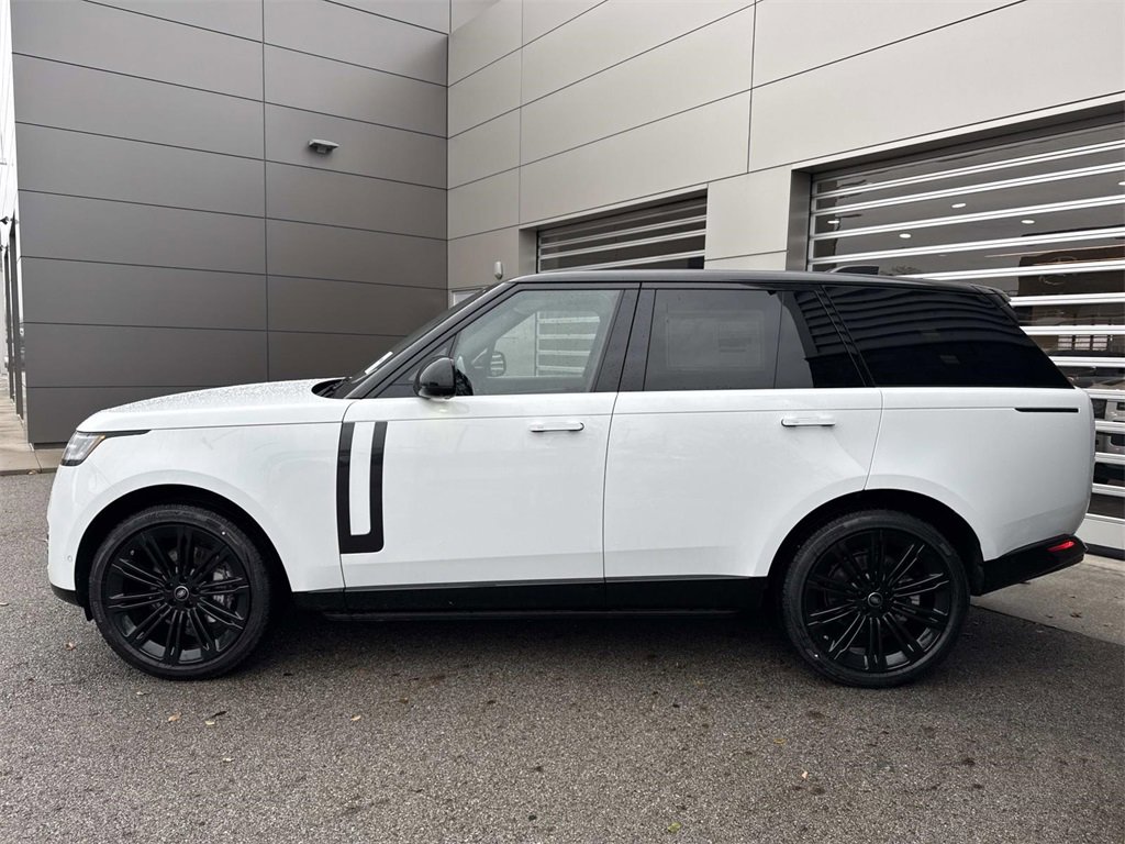 New 2025 Land Rover Range Rover SE image 4