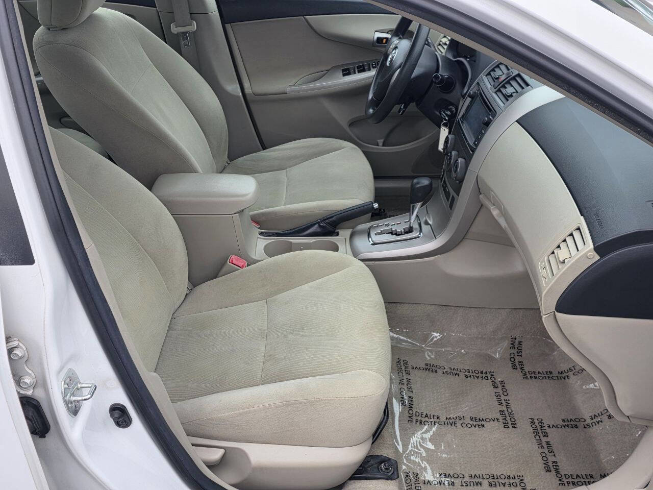 Used 2013 Toyota Corolla LE image 10