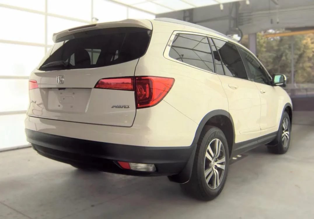 Used 2017 Honda Pilot EX-L image 3