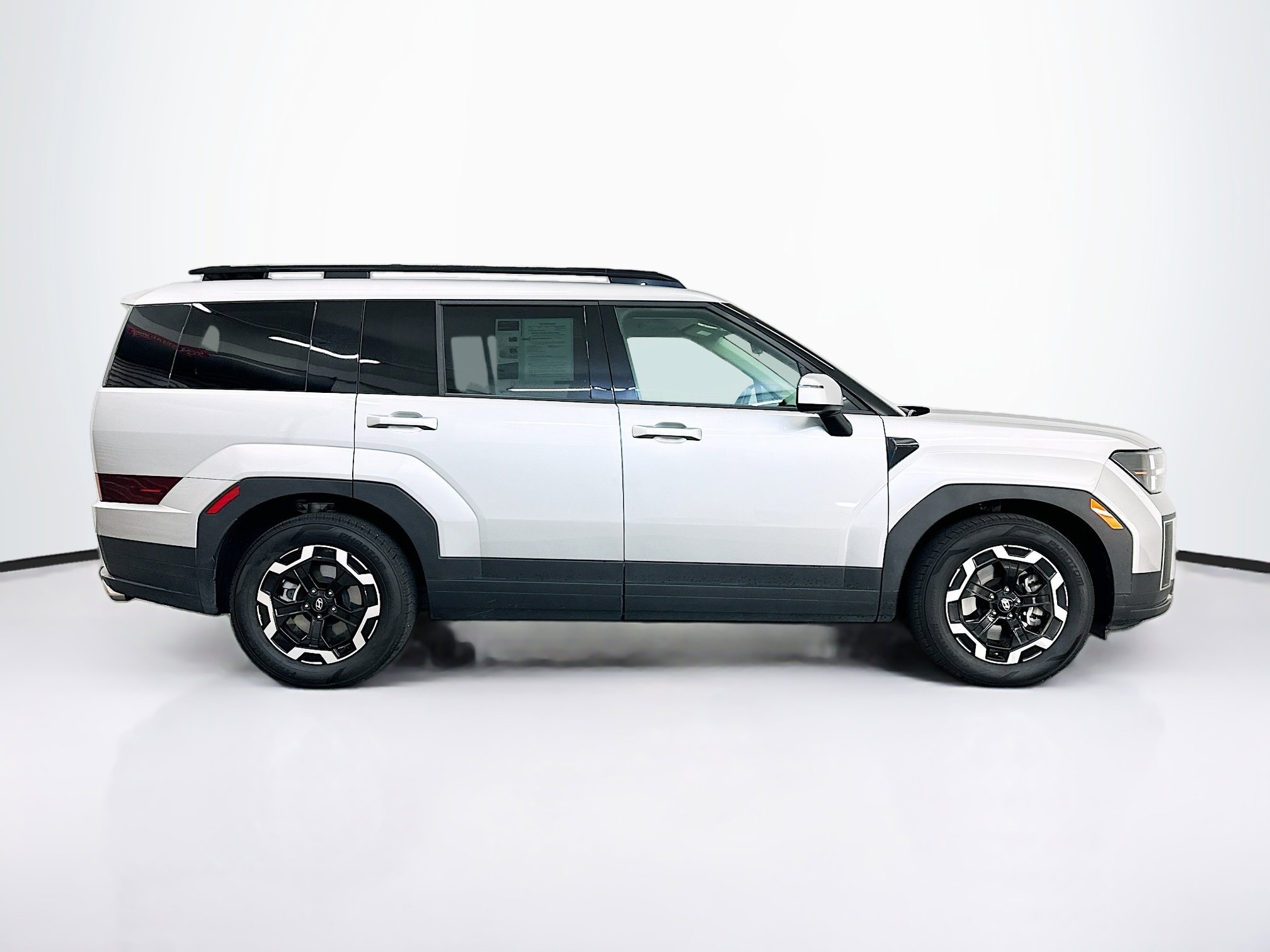 Used 2025 Hyundai Santa Fe SEL image 10