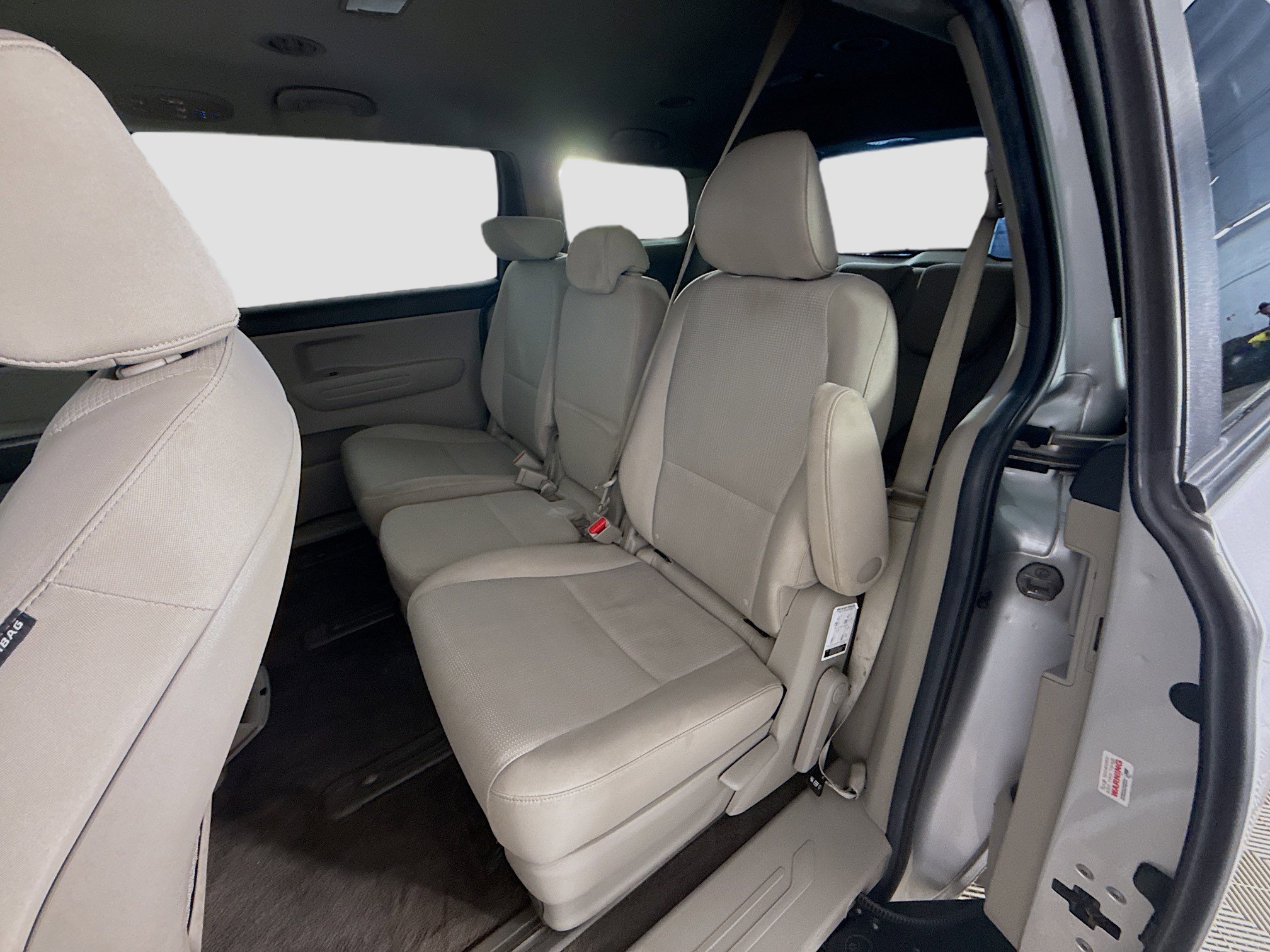 Used 2019 Kia Sedona LX image 24