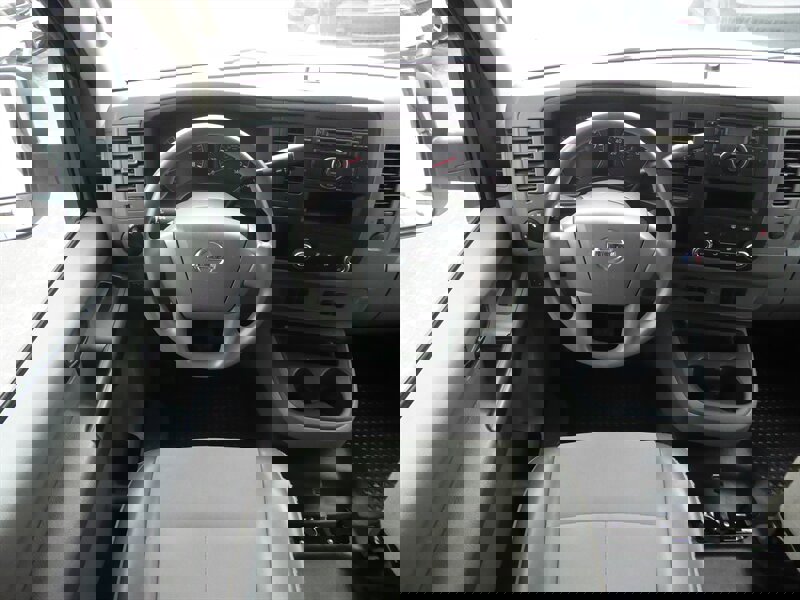 Used 2016 Nissan NV 3500 S image 10