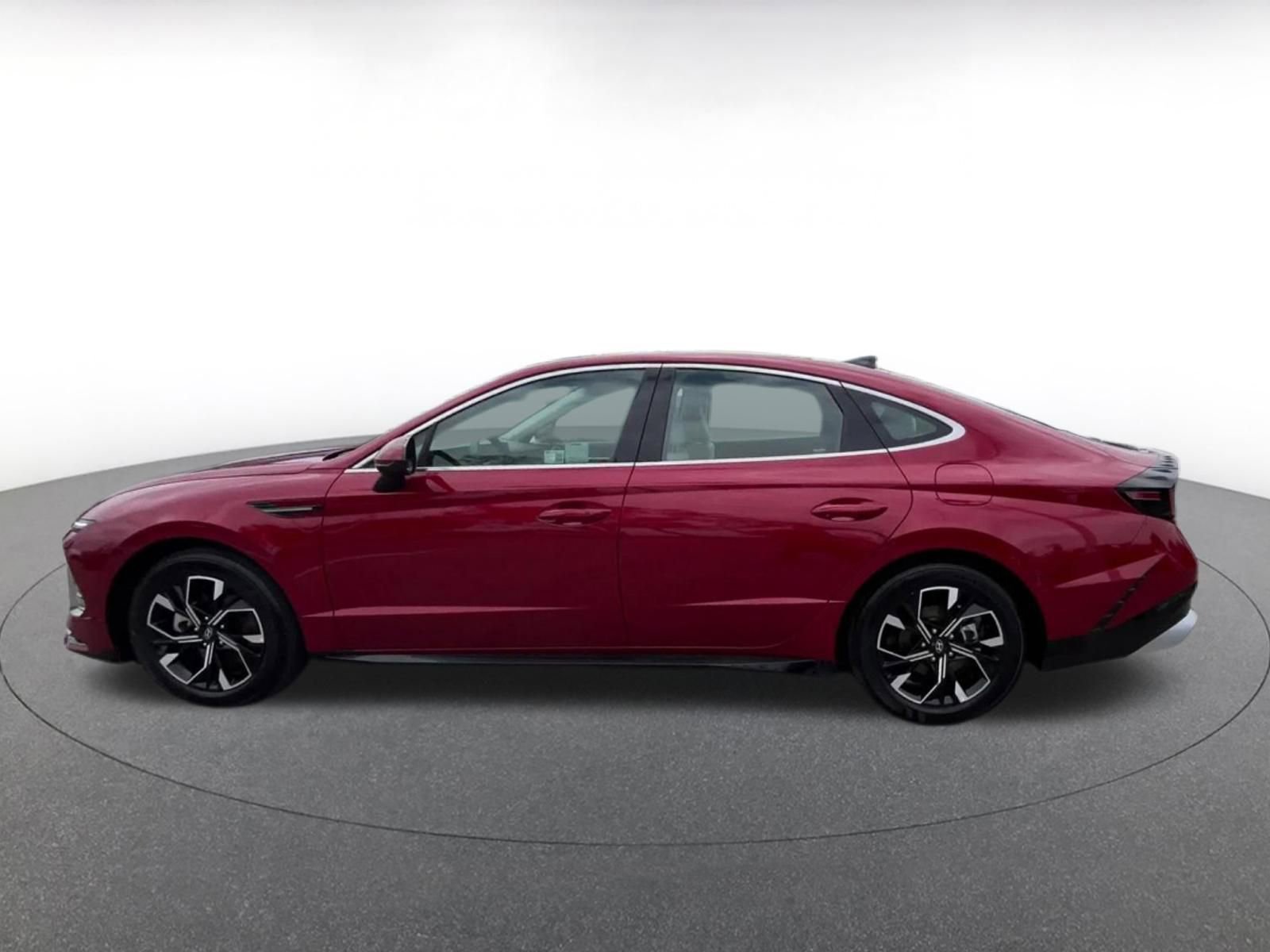 Used 2025 Hyundai Sonata SEL FWD image 9