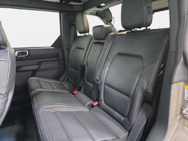 Used 2026 Ford Bronco Badlands AWD/4WD image 13