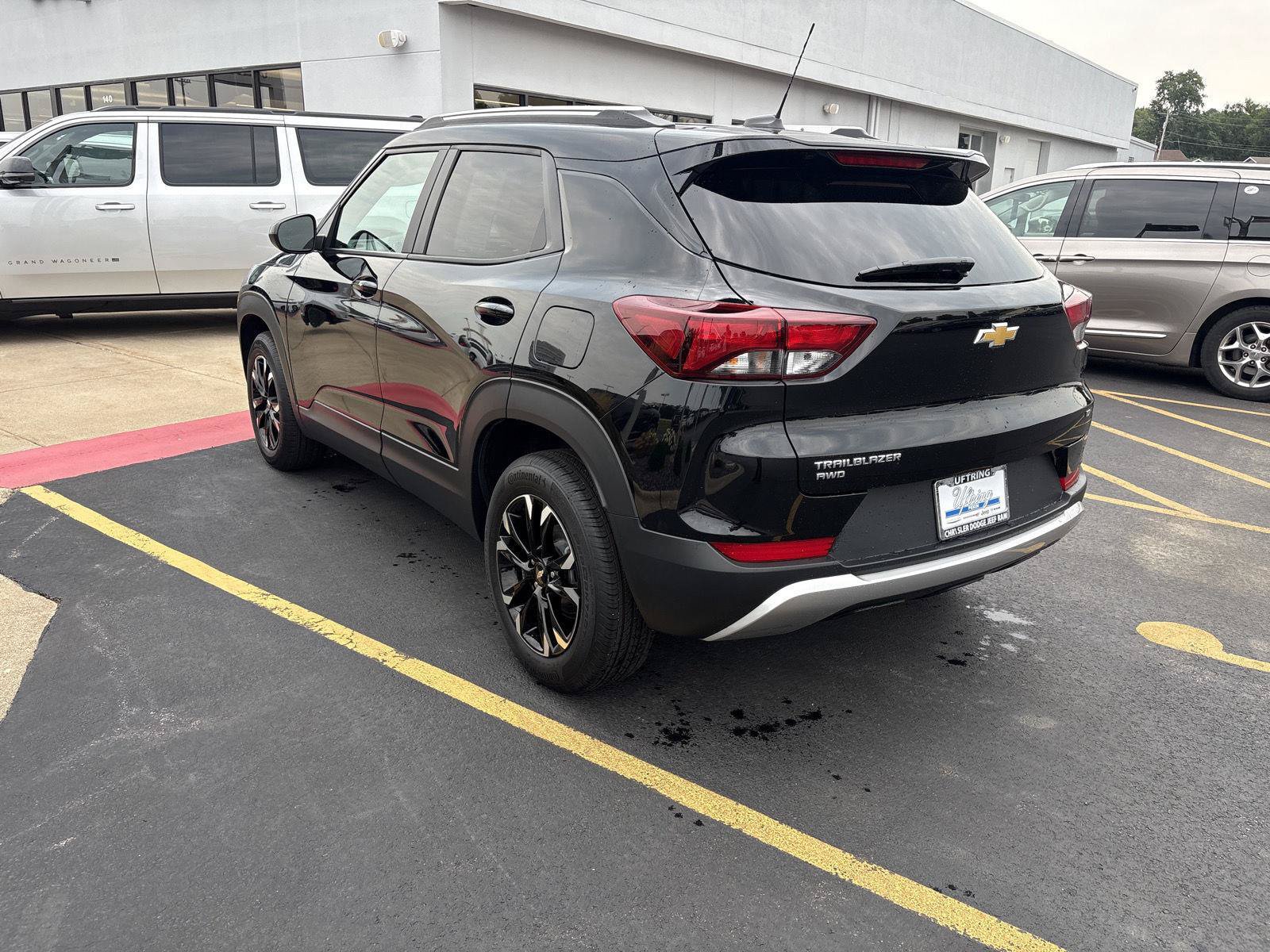 Used 2023 Chevrolet TrailBlazer LT AWD/4WD image 7