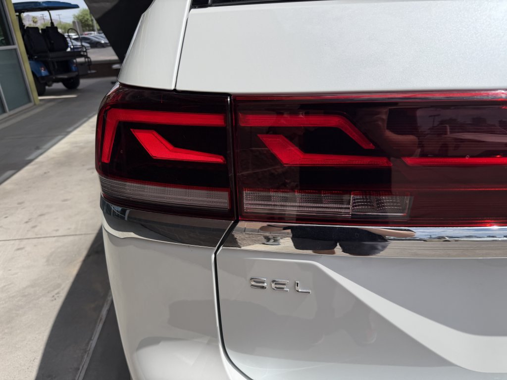 Used 2024 Volkswagen Atlas SEL Premium R-Line AWD/4WD image 14