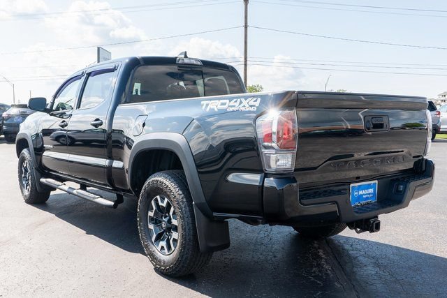 Used 2023 Toyota Tacoma TRD Off-Road w/ TRD Premium Off Road Package AWD/4WD image 8
