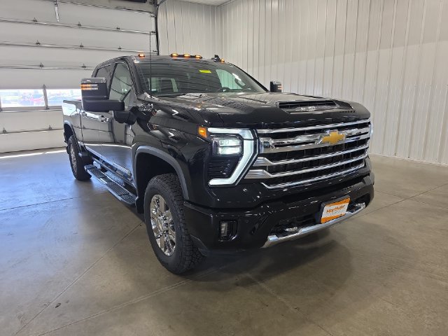 Used 2026 Chevrolet Silverado 3500 High Country AWD/4WD image 2