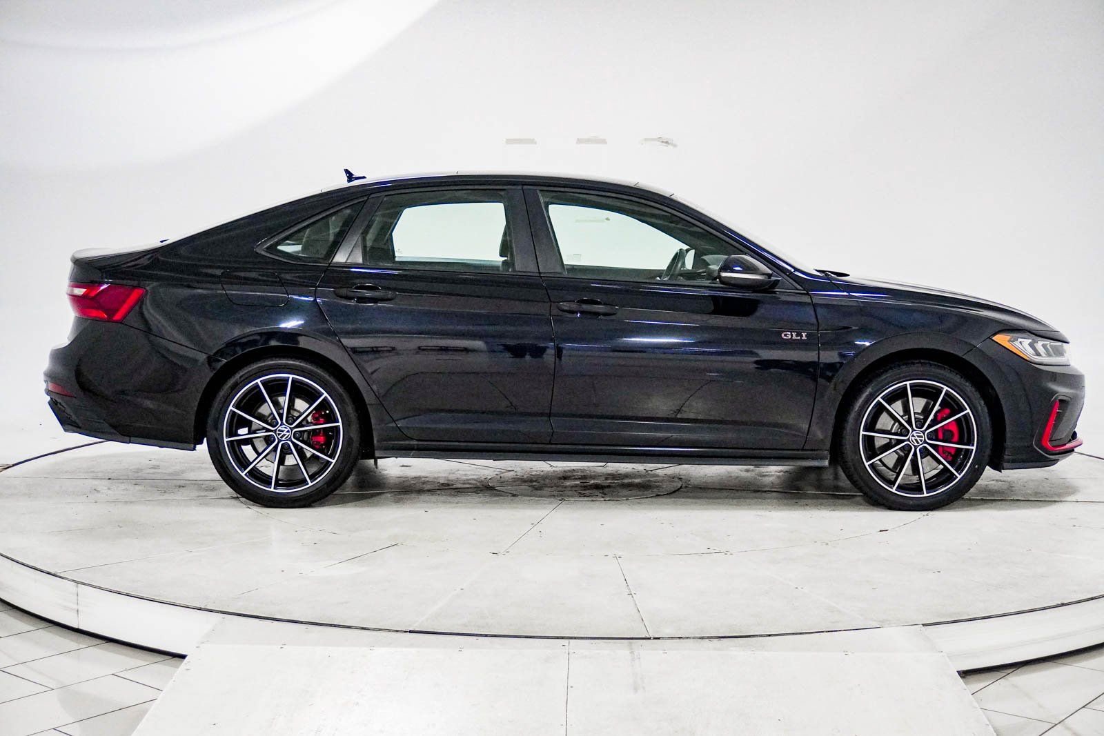 Used 2025 Volkswagen Jetta GLI Autobahn FWD image 11