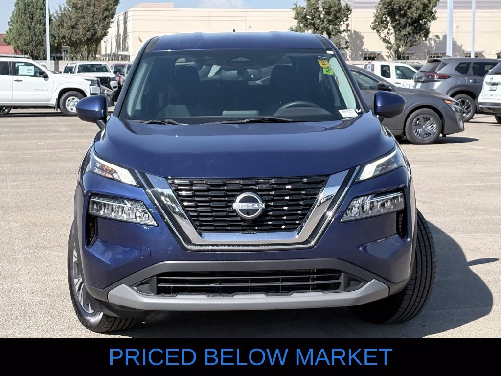 Used 2023 Nissan Rogue SV FWD image 3