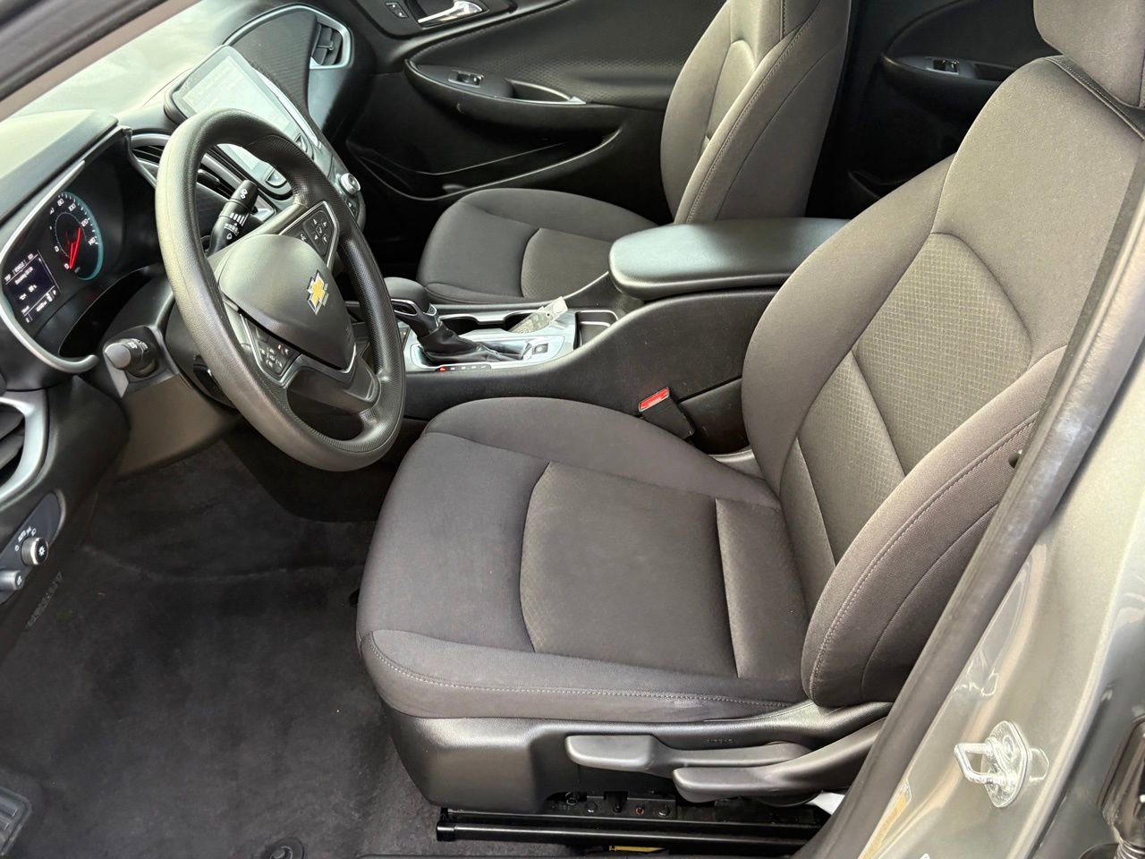 Used 2025 Chevrolet Malibu LS image 27